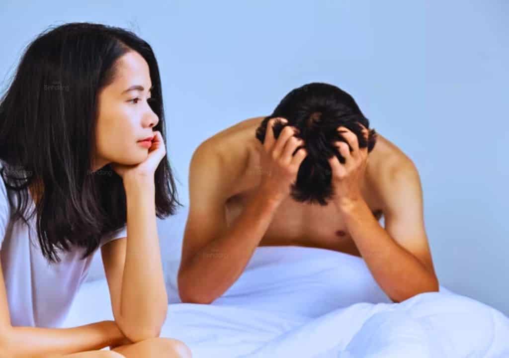 Hình ảnh người phụ nữ giảm ham muốn không cho người đàn ông quan hệ